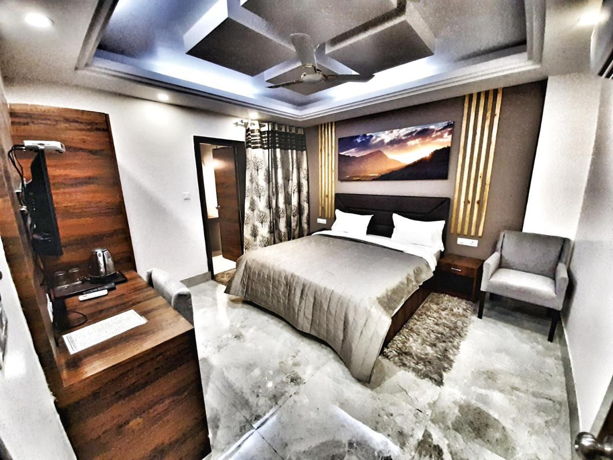 Hotel Aerocity Purple Orchid Nowe Delhi Zewnętrze zdjęcie