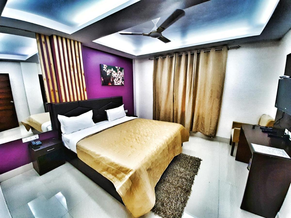 Hotel Aerocity Purple Orchid Nowe Delhi Zewnętrze zdjęcie
