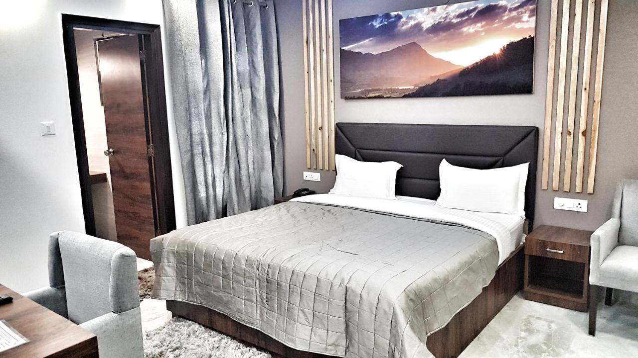 Hotel Aerocity Purple Orchid Nowe Delhi Zewnętrze zdjęcie