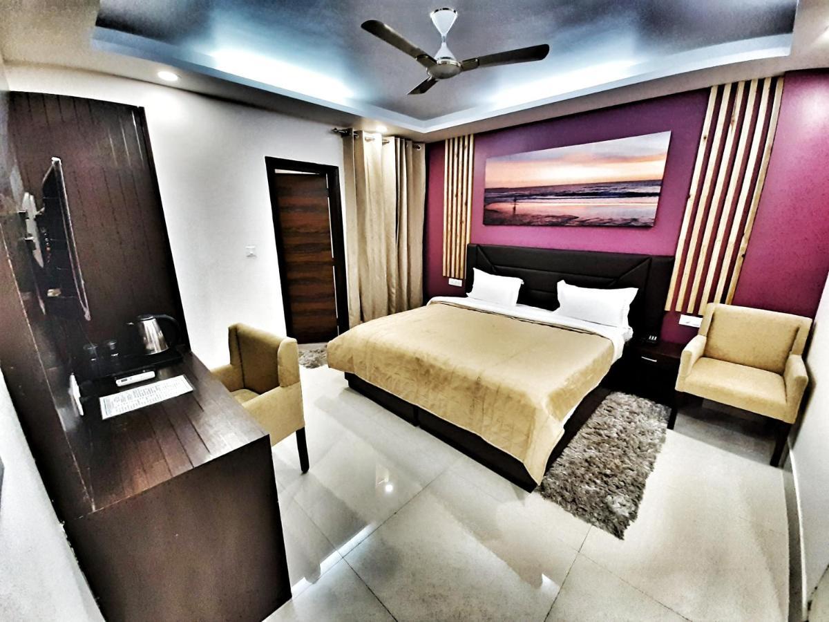 Hotel Aerocity Purple Orchid Nowe Delhi Zewnętrze zdjęcie