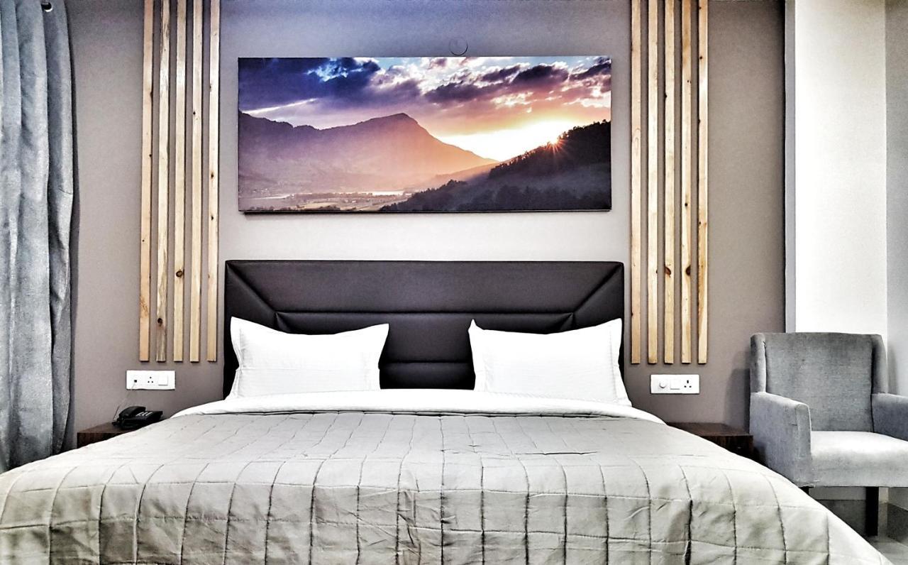Hotel Aerocity Purple Orchid Nowe Delhi Zewnętrze zdjęcie