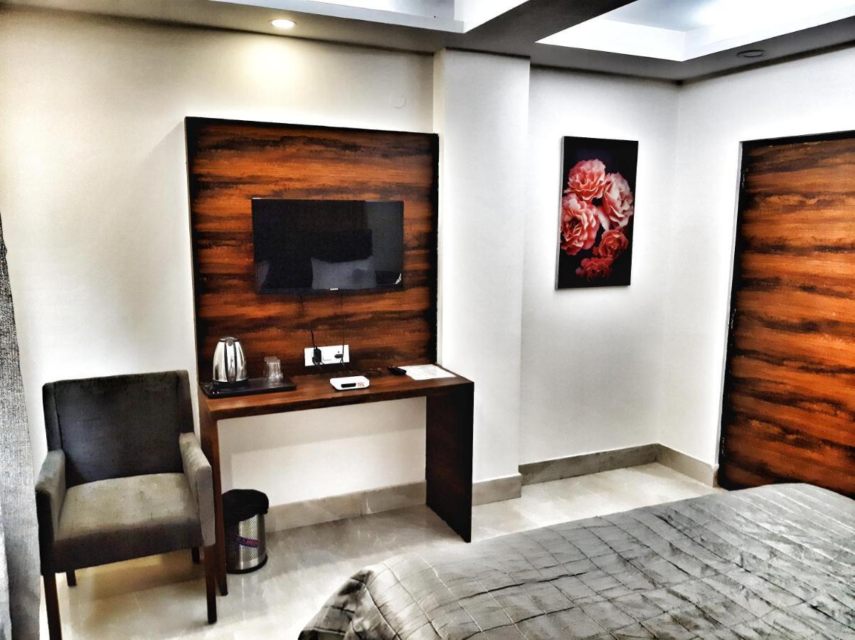 Hotel Aerocity Purple Orchid Nowe Delhi Zewnętrze zdjęcie